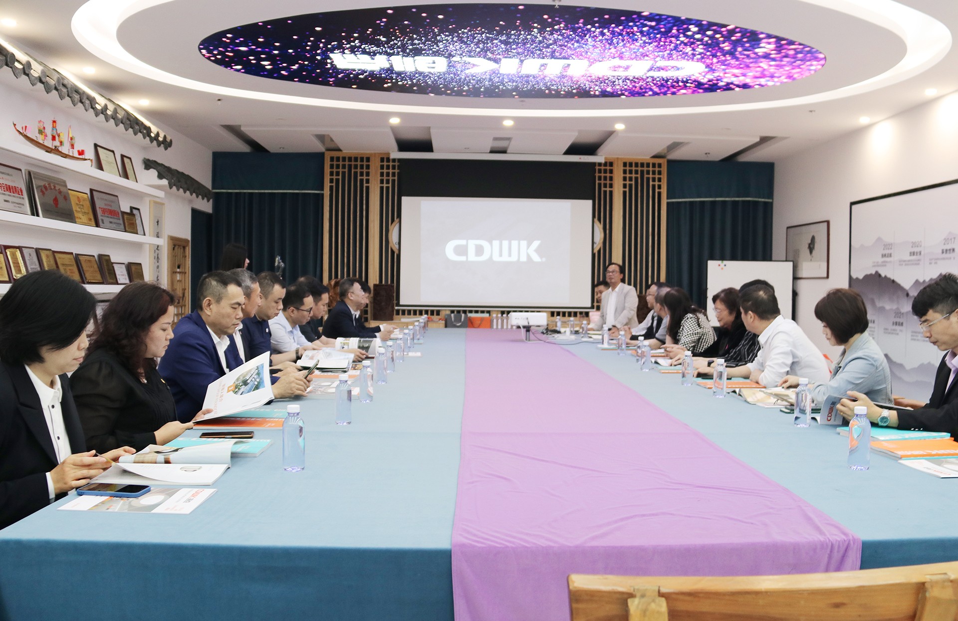 熱烈歡迎深圳市飯店業(yè)協(xié)會會員單位領導蒞臨創(chuàng)點指導交流！